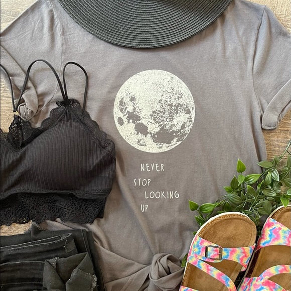 “Never Stop Looking Up" Moon Graphic Tee - Picture 2 of 4